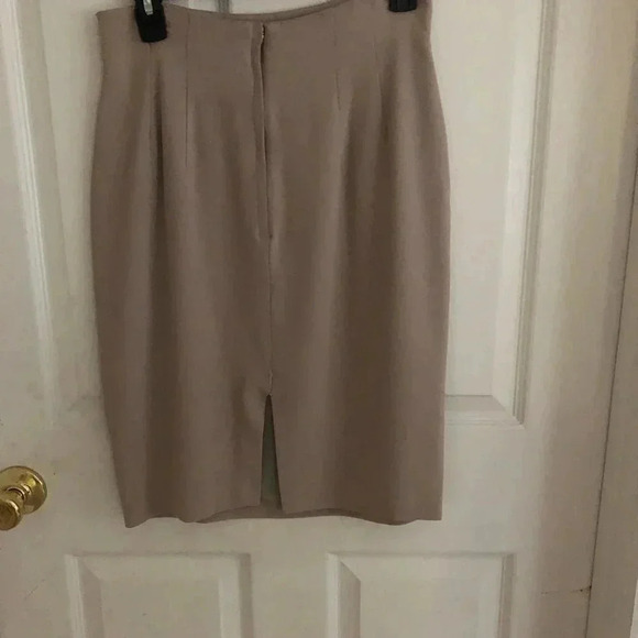 Women’s skirt/Kenar size 8 - Picture 2 of 2